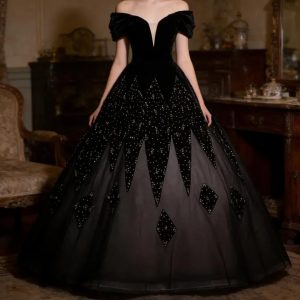 High Quality Black Velvet Prom Dress,Vintage Ball Gown